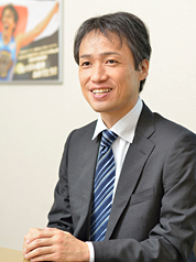 ビジネスサポートセンター 人事サポートグループ 主管 岡地 秋男 氏の写真