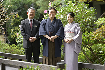 坂下 只幸氏（左）、宮﨑 富夫 氏（中）、宮﨑 知子 氏（右）