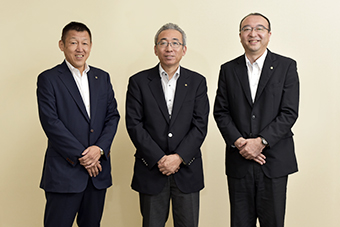 山根 康裕氏(左)、森下 留寿氏(中)、中島 和也氏(右)