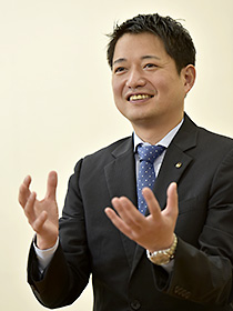 大坪 一洋 氏