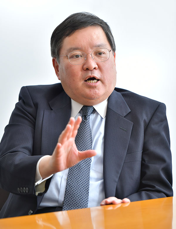 経済産業省　商務情報政策局 局長 西山圭太 氏