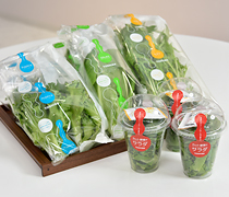 カップサラダや単品で販売される「東芝クリーンルームファーム横須賀」の野菜