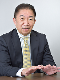 重清 太郎 氏