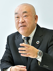 小松 聖次氏