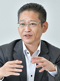 中村 信克氏