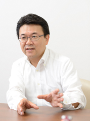 坂上 智 氏の写真
