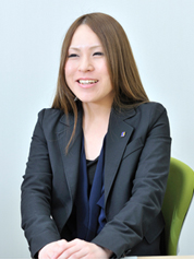 営業本部 営業管理部 情報管理室 主任 鈴木 絵美子 氏の写真
