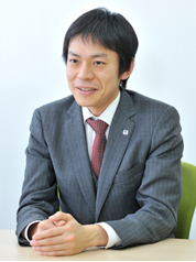 営業本部 営業管理部 次長 畠山 勇樹 氏の写真