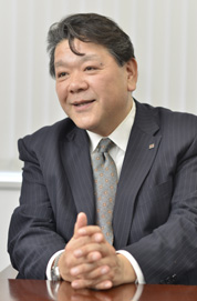 センターサービス統括本部 総合コンタクトセンター RTC統括室 室長 桑野 俊彦 氏の写真