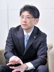 代表取締役社長 岡部正則 氏の写真
