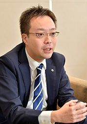 >資生堂情報ネットワーク株式会社 ネットワーク企画部 システム開発グループ 三浦 絢也 氏