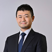 [写真] 東芝デジタルソリューションズ株式会社 デジタルエンジニアリングセンター AI・自動化技術サービス部 サトリスAI技術開発担当 エキスパート 芦川 将之